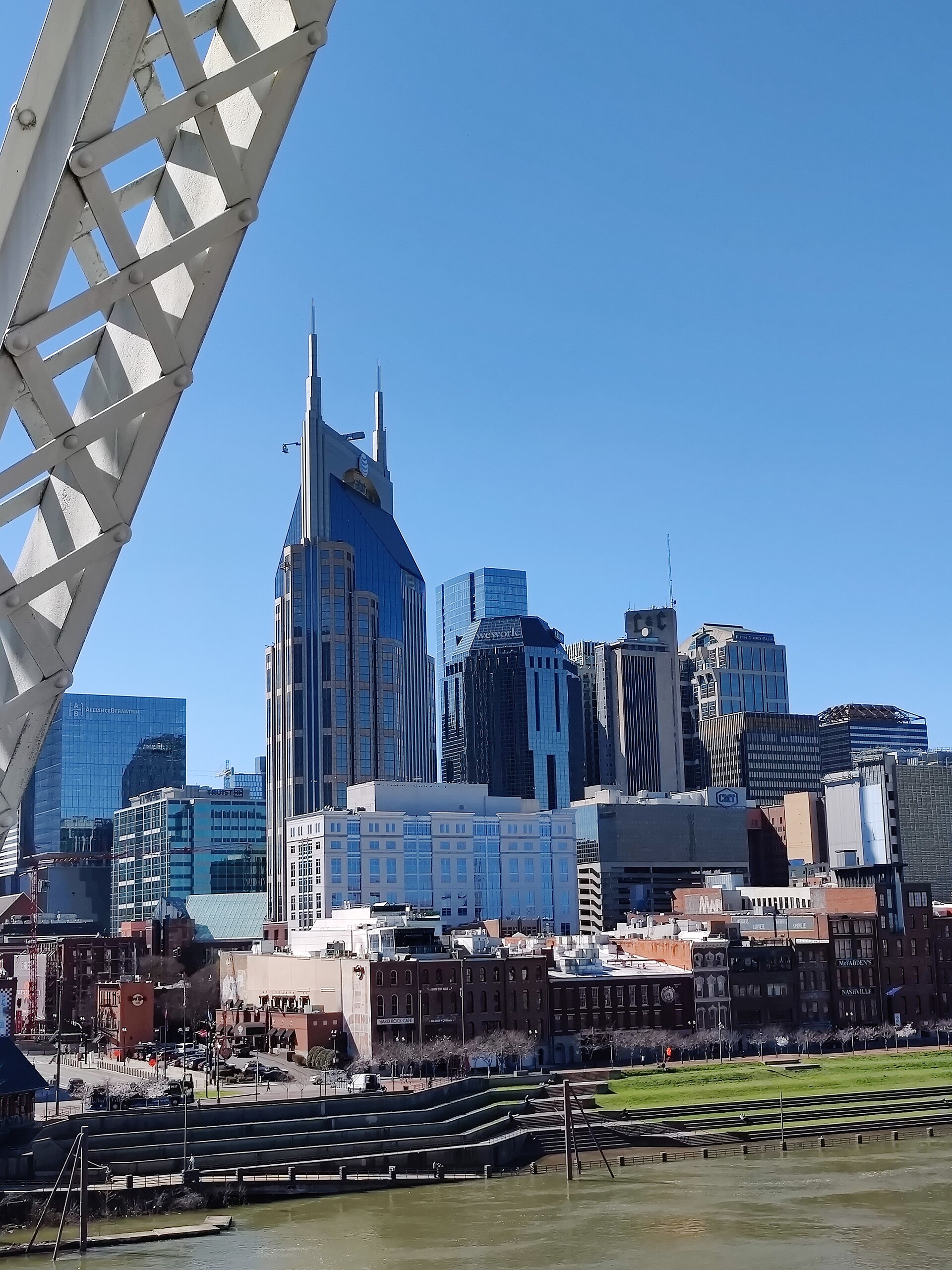 Downtown Nashville and the Cumberland River viewed from the John Seigenthaler Pedestrian Bridge, Tennessee.
